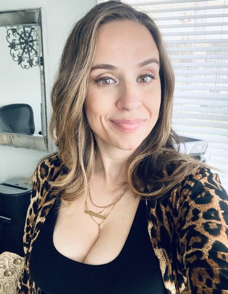 BellaSuede onlyfans leake