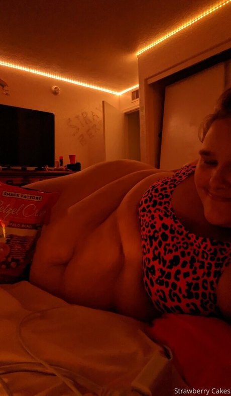 strawberry cakes onlyfans post