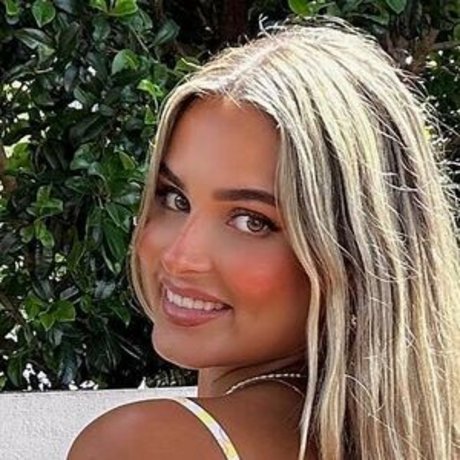 Olivia Prosser onlyfans ass