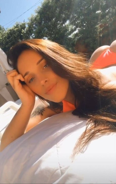 lauratavora strip onlyfans