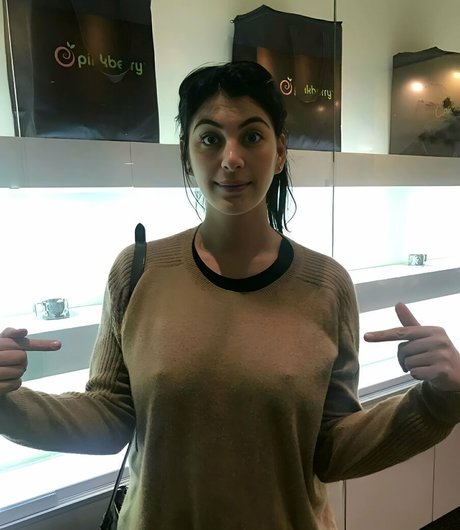 Ariana Basseri onlyfans pic