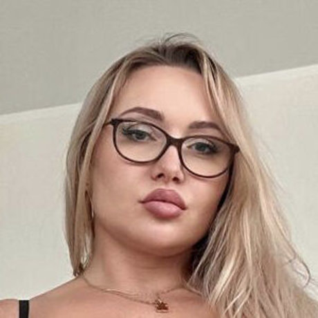 Doggy AA onlyfans naked leaked