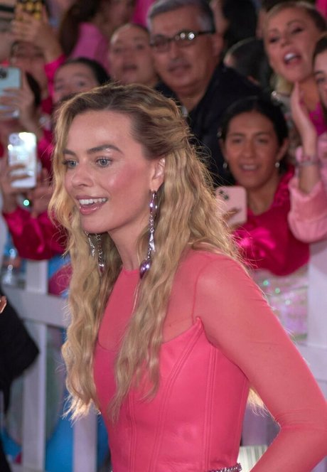 Margot Robbie onlyfans lean