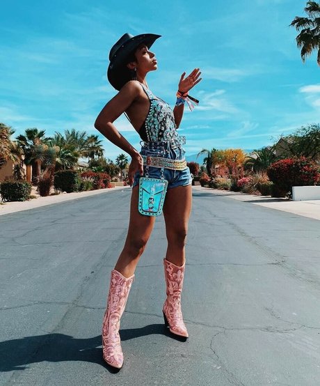 Liza Koshy only fans naked