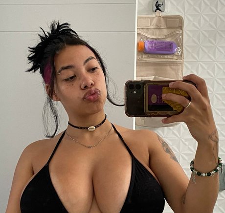 alicecezz onlyfans model photos