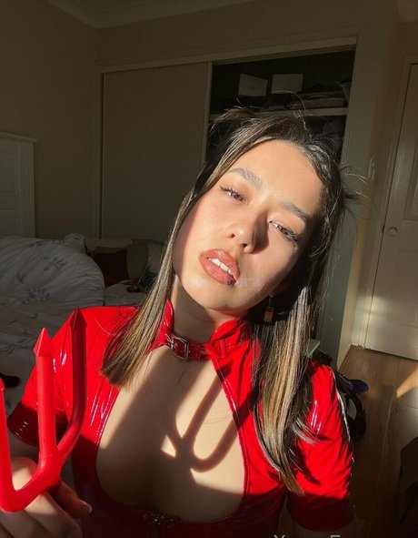 xena ezra onlyfans naked leak