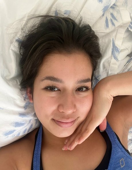 xena ezra onlyfans nudes