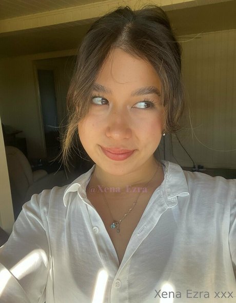 xena ezra onlyfans nude leak
