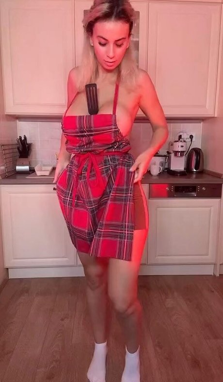 Chef Juli onlyfans leaked tits