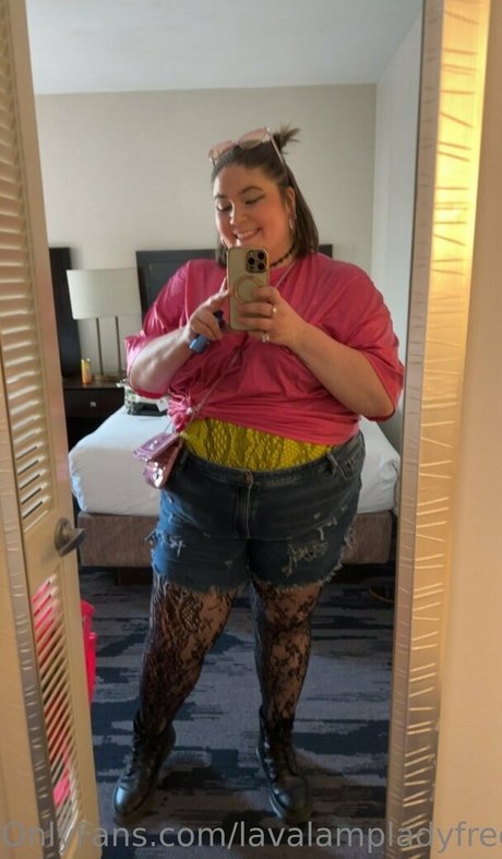 lavalampladyfree onlyfans nudes