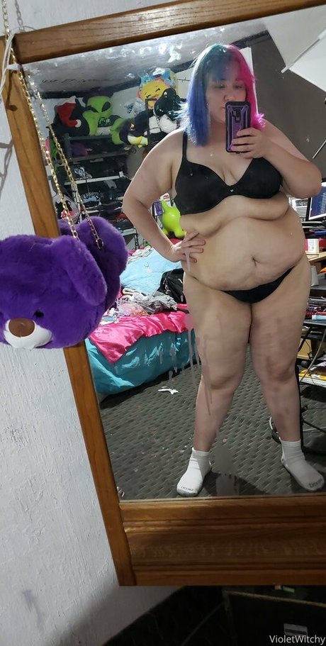 violetwitchy Profile image