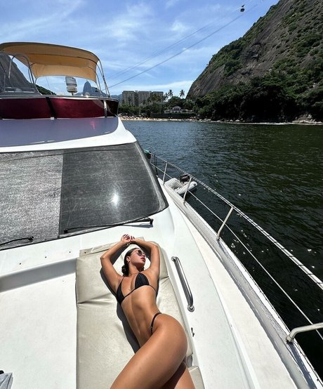 Gabriela Versiani onlyfans nude content