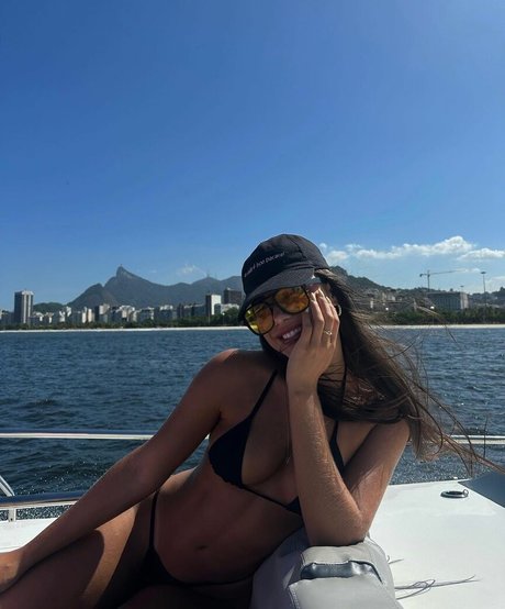 Gabriela Versiani onlyfans hot