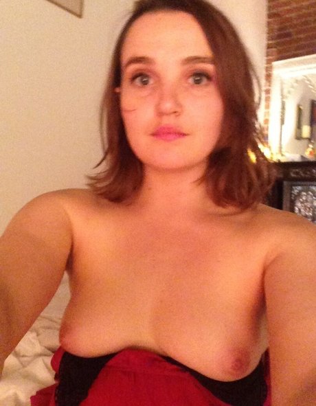 Chloe Fineman onlyfans leams