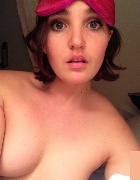 Chloe Fineman onlyfans keak