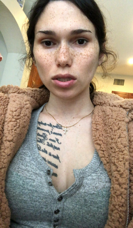 Eevee Bee onlyfans lean