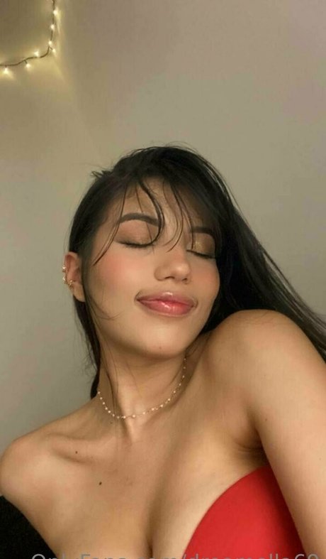 dreamella69 onlyfans tits