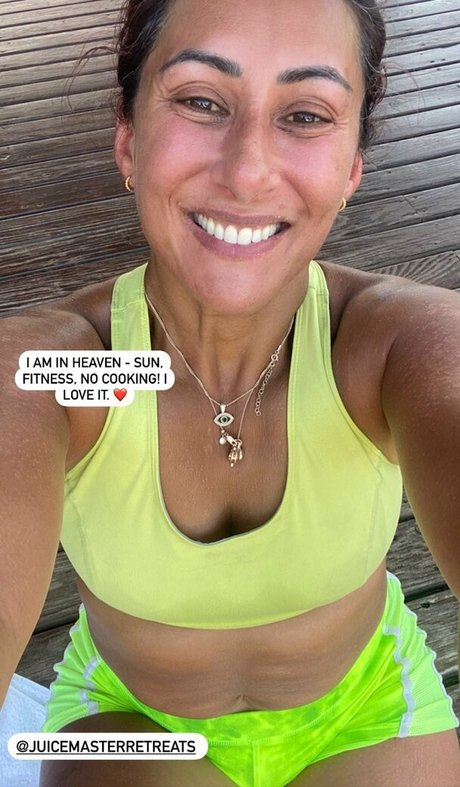 Saira Khan naked onlyfans pics