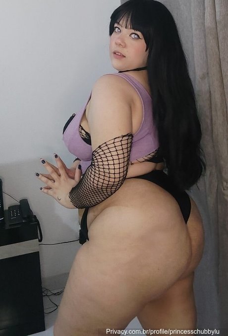 Chubby Lu onlyfans ass