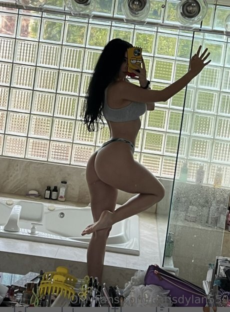 Paris Dylan onlyfans nude leaks