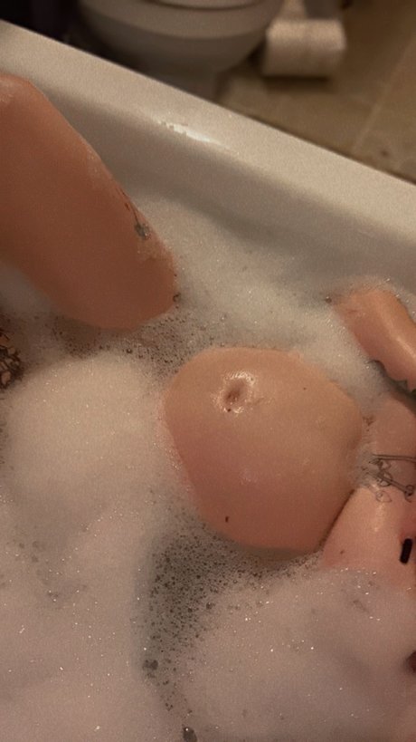 Leighanna Corter naked on onlyfans