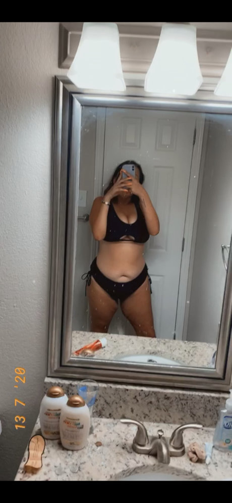 Lee Lee free onlyfans