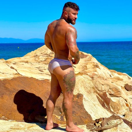 Lawrence LOADED 228k PAGE LIKES 1 naked onlyfans