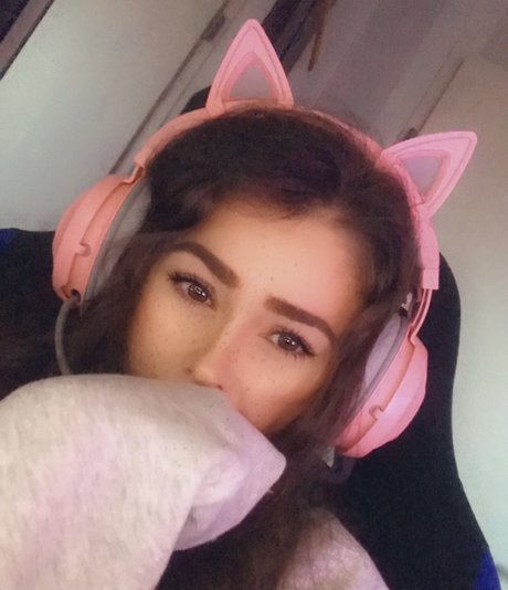 LittleAnEmma only fans nudes