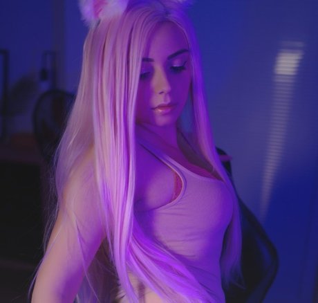 Lili Raven onlyfans strip tease