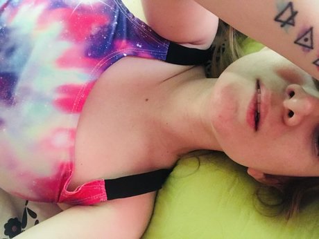 solo pussy onlyfans exclusive image