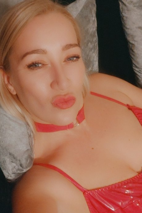 Lovely x Laura leaked nudes onlyfans