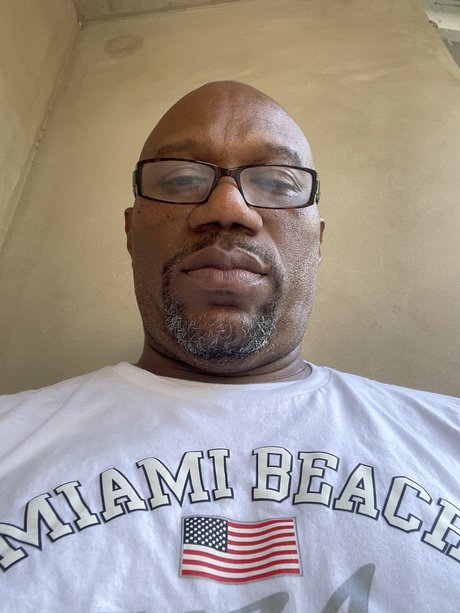 Looking4aparlay onlyfans pics