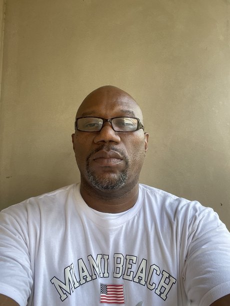 Looking4aparlay onlyfans naked pics