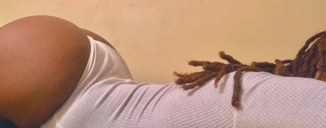 Lola Angelina onlyfans leak new