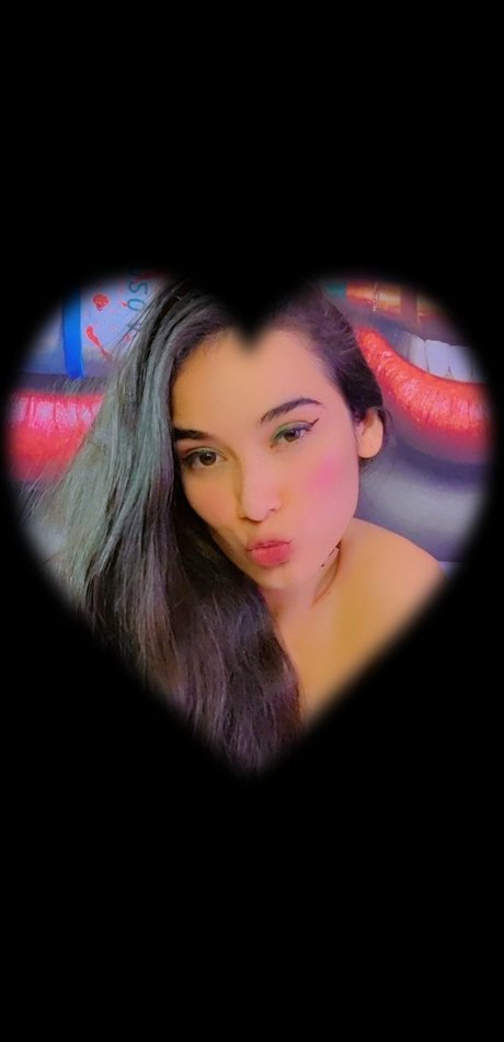 Lynzilin onlyfans strip tease