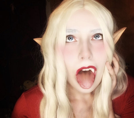 Lovely Luna nude only fans