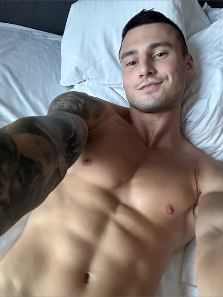 Max Barz onlyfans leak ass