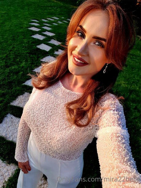 mira22belle onlyfans nude