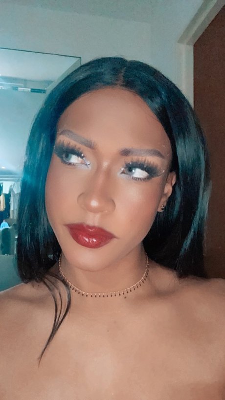 _Mia Vera_ onlyfans strip tease