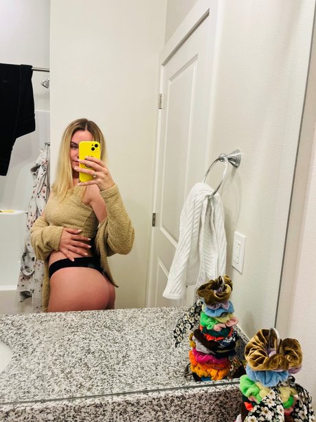 RollinWithMia onlyfans xxx