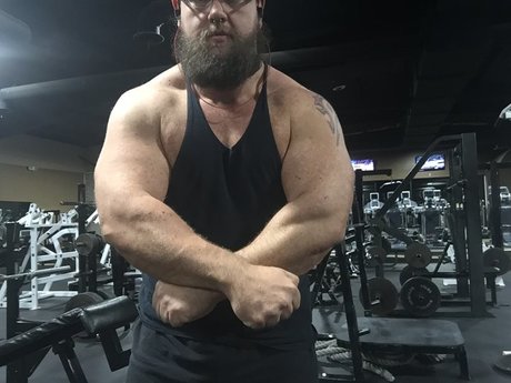 Muscle Warlock onlyfans nude content