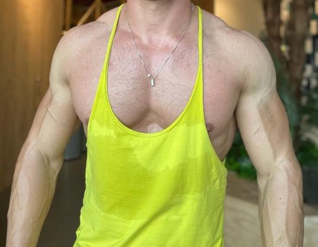 Gianni Muscle Guy nude porn onlyfans