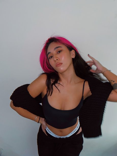 NiLovesNiALot onlyfans leaked nude