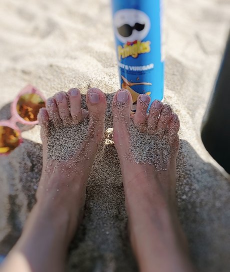 NERDYFEET69 naked on onlyfans