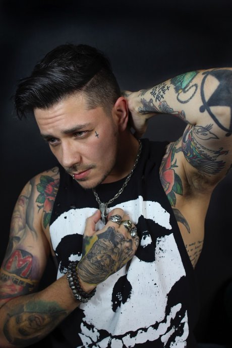 Neil Diemond onlyfans model