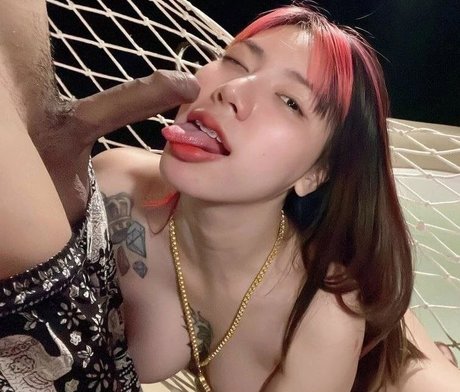 ellekampong onlyfans sexy