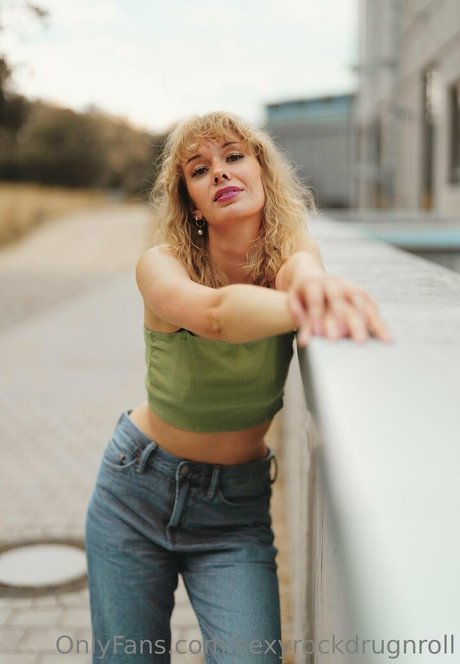 sexyrockdrugnroll onlyfans nudes