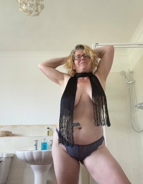 khariscurves onlyfans leak