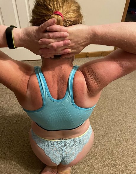 khariscurves onlyfans strip