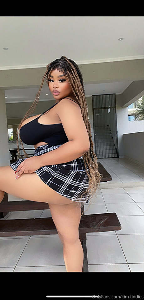Kim Tiddies nude onlyfans